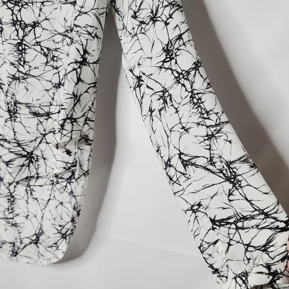 ASTR The Label hi lo black white button down long sleeve blouse sz XS - Picture 6 of 9